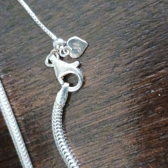 Godiva Pendant/Scarf Ring, 925 Italy Snake Chain 18"-20" - Picture 7 of 10